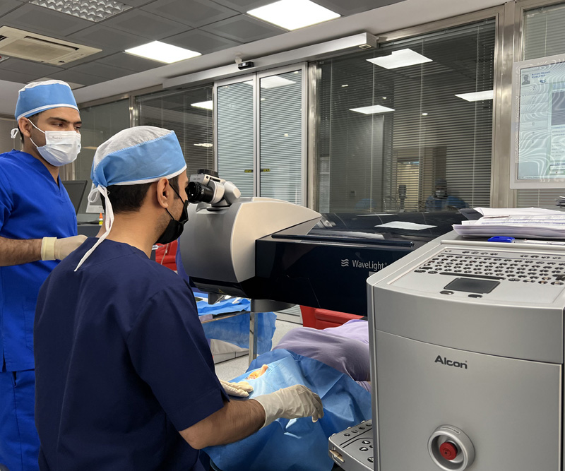 eye-surgeon-hamed-abbasi-2 Dr. Hamed Abbasi - eye surgeon